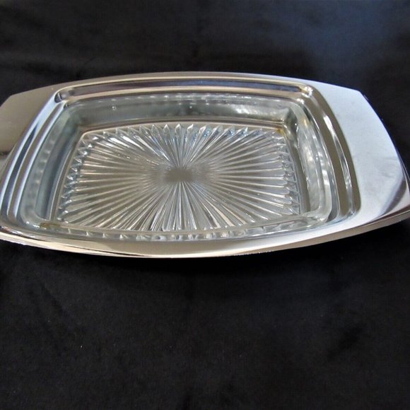 Metal Dish with a lid- Please read all description as is - Picture 4 of 10